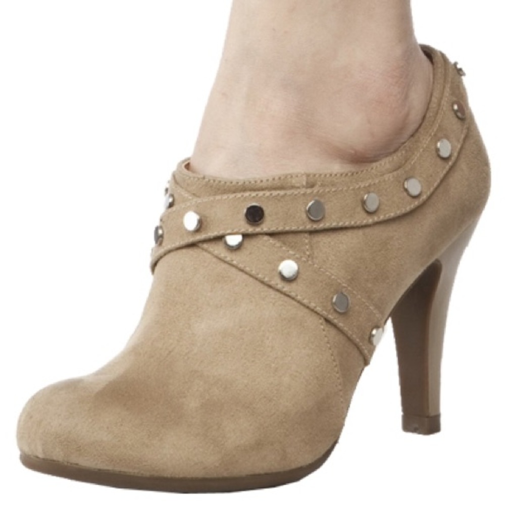 🆕✨ Nude Faux Suede Bootie